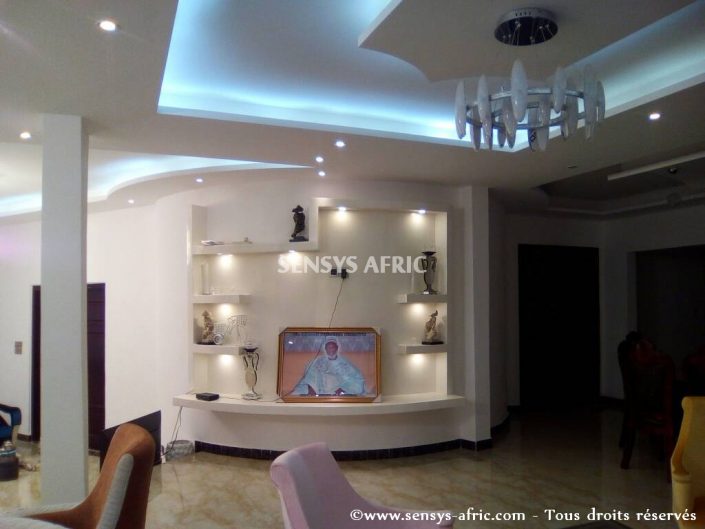 Design-décoration-salon-moderne-déco-intérieur-meubles-lumineux-Sénégal-4-705x529 Meubles TV BA13 