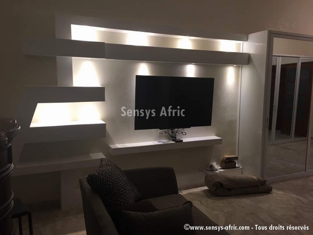 Design-décoration-salon-moderne-déco-intérieur-meubles-tv-lumineux-Sénégal-6-1030x772 Décoration Salon Moderne 
