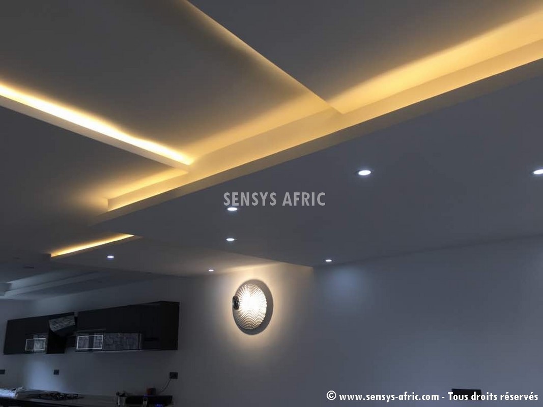 Décoration-restaurant-Faux-Plafond-Dakar-Thiès-Saint-Louis-design-dintérieur-Sénégal-Sensys-Afric-3 Faux Plafond au sénégal, Décoration d'intérieur Sensys Afric. 