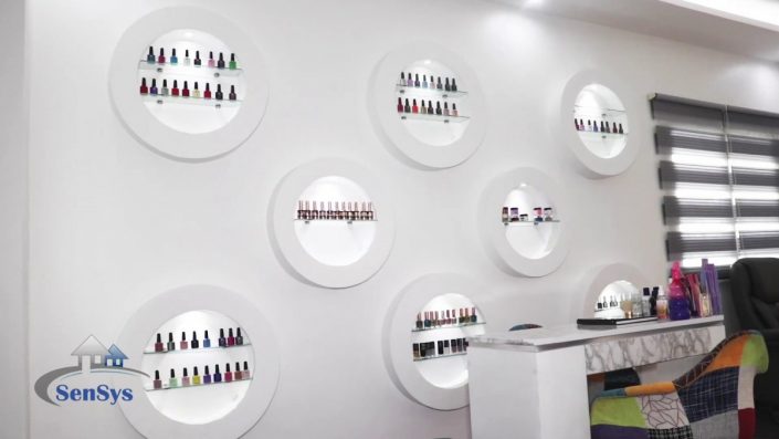Design-stand-de-boutique-Atélier-Beauty-Dakar-Sénégal-705x397 Meubles Lumineux 