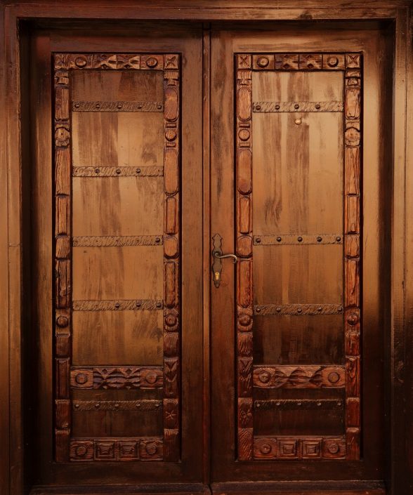 Avantages-portes-en-bois-sensys-588x705 Pourquoi choisir une porte en bois au Sénégal 
