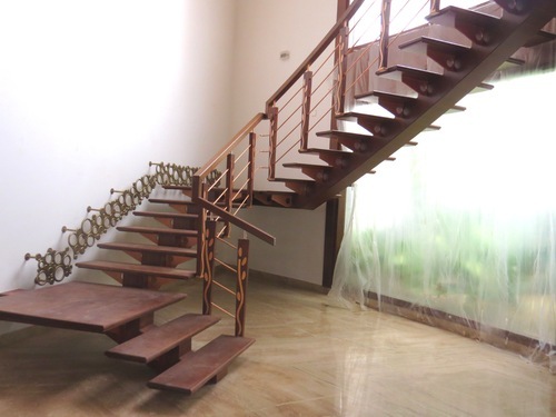 Escaliers-bois-à-Dakar-Sénégal-Sensys-Afric-2 Escaliers en bois  Sensys Afric - Laissez libre court à votre imagination