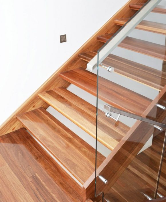 Escaliers-bois-à-Dakar-Sénégal-Sensys-Afric-580x705 Escaliers en bois 