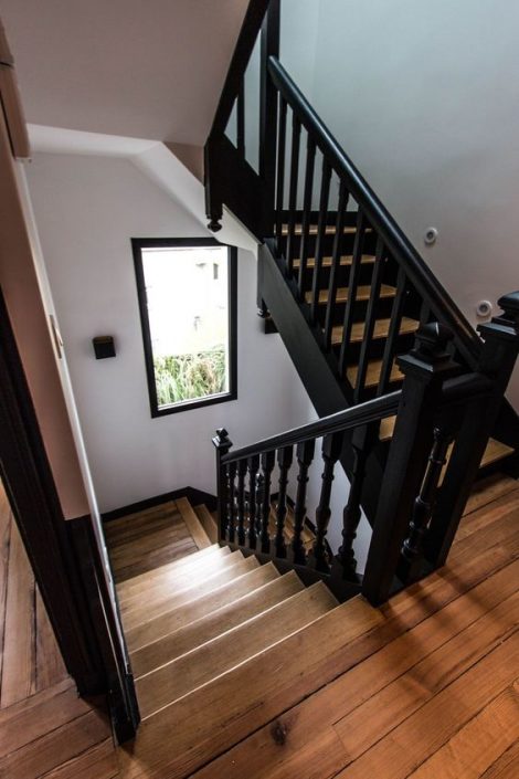 Escaliers-bois-à-Dakar-escalier-Thiès-design-escaliers-Saint-Louis-Sénégal-Menuiserie-en-bois-Sensys-Afric-470x705 Escaliers en bois 