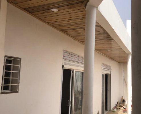 le-faux-plafond-en-bois-495x400 Faux plafond bois ajouré Dakar, décoration d'intérieur Senegal  Sensys Afric - Laissez libre court à votre imagination